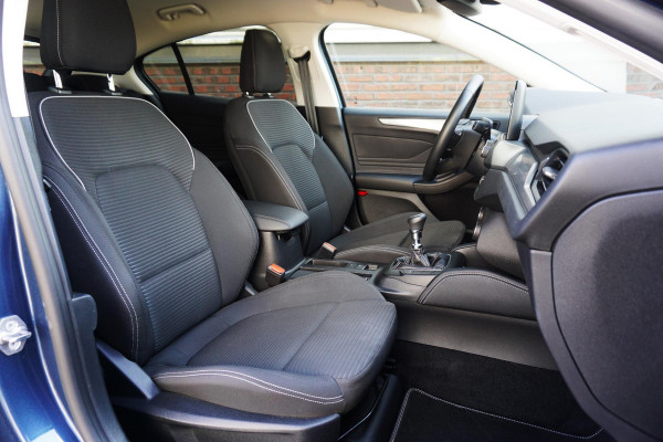 Ford Focus 1.0 EcoB.125pk Hybrid Titanium X Bus./Comf.stoel/ Trekhaak/Camera.