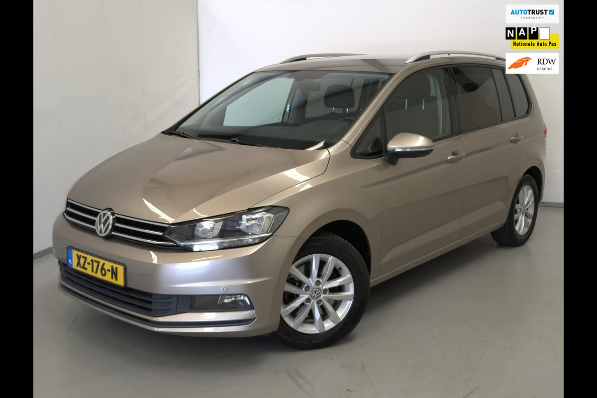 Volkswagen Touran 1.5 TSI Comfortline / NL-auto / BTW / Massage