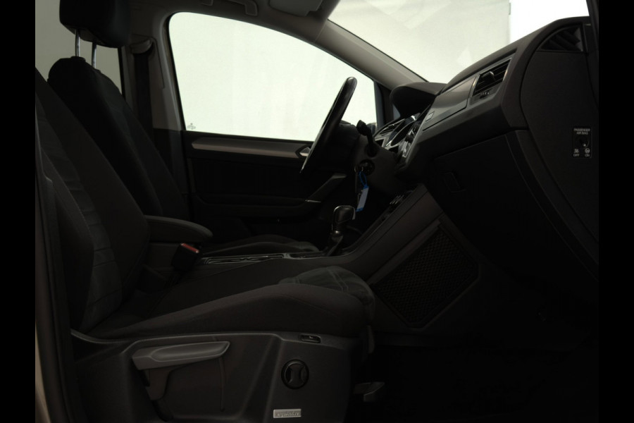 Volkswagen Touran 1.5 TSI Comfortline / NL-auto / BTW / Massage