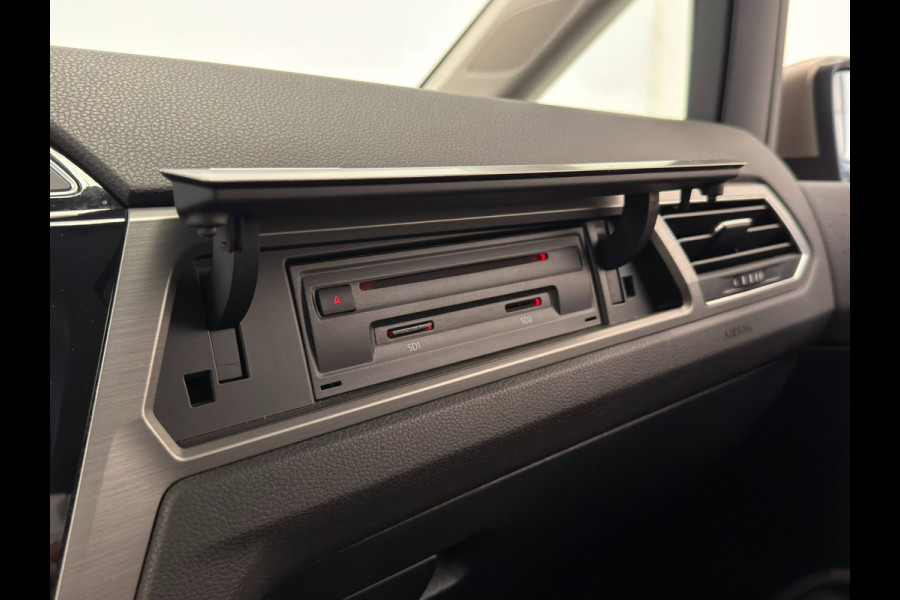 Volkswagen Touran 1.5 TSI Comfortline / NL-auto / BTW / Massage