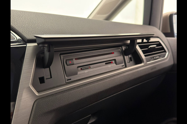 Volkswagen Touran 1.5 TSI Comfortline / NL-auto / BTW / Massage