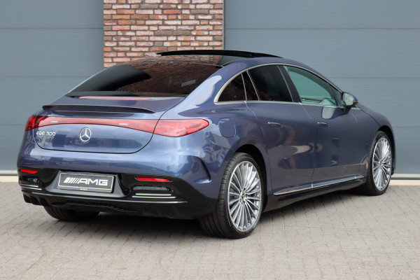 Mercedes-Benz EQE 300 AMG Line 90 kWh | Airmatic | Distronic | Panoramadak | Warmtepomp | Memory | Camera | Keyless Go | Dodehoekassistent | High Perf. LED |