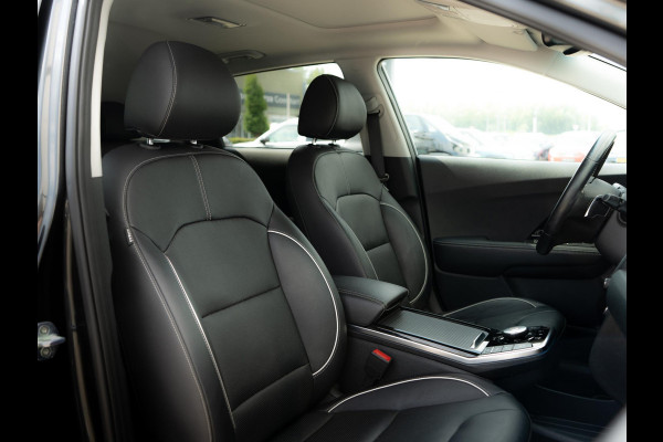 Kia e-Niro ExecutiveLine 64 kWh | Stoelverwarming/-ventilatie | Stuurverwarming | Schuif/-kanteldak | JBL | Achteruitrijcamera | Navi | PDC voor & achter