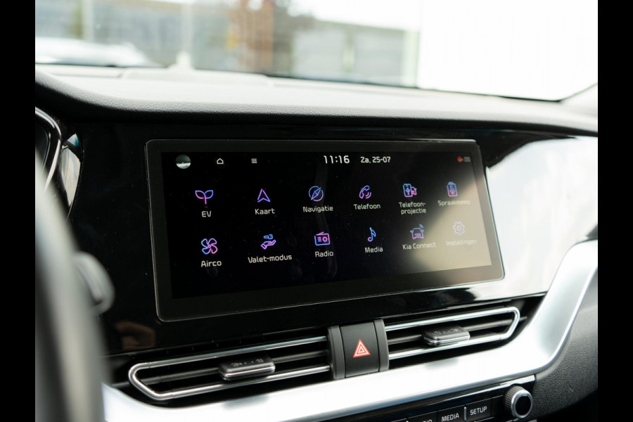Kia e-Niro ExecutiveLine 64 kWh | Stoelverwarming/-ventilatie | Stuurverwarming | Schuif/-kanteldak | JBL | Achteruitrijcamera | Navi | PDC voor & achter
