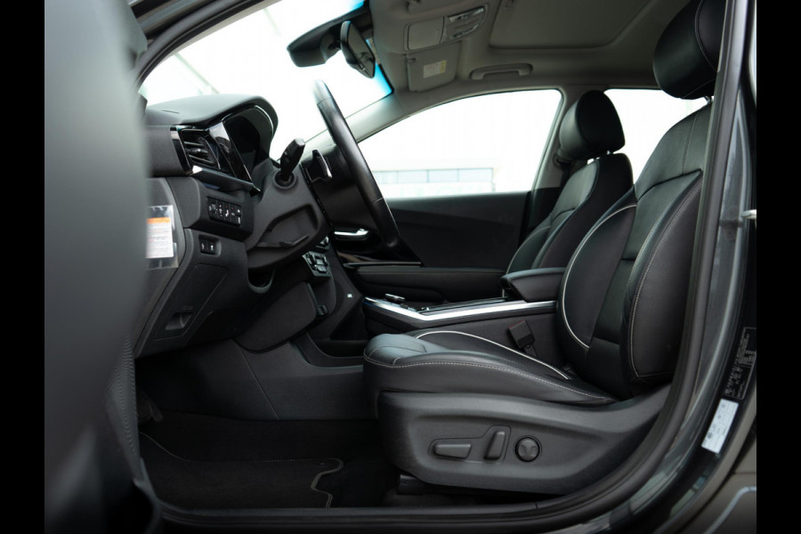 Kia e-Niro ExecutiveLine 64 kWh | Stoelverwarming/-ventilatie | Stuurverwarming | Schuif/-kanteldak | JBL | Achteruitrijcamera | Navi | PDC voor & achter