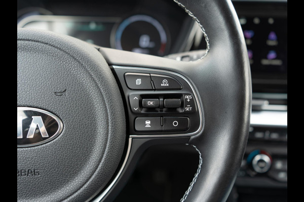 Kia e-Niro ExecutiveLine 64 kWh | Stoelverwarming/-ventilatie | Stuurverwarming | Schuif/-kanteldak | JBL | Achteruitrijcamera | Navi | PDC voor & achter