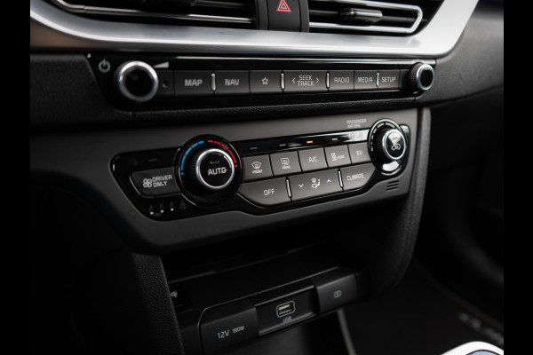 Kia e-Niro ExecutiveLine 64 kWh | Stoelverwarming/-ventilatie | Stuurverwarming | Schuif/-kanteldak | JBL | Achteruitrijcamera | Navi | PDC voor & achter