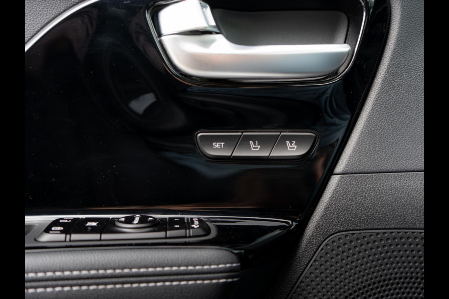 Kia e-Niro ExecutiveLine 64 kWh | Stoelverwarming/-ventilatie | Stuurverwarming | Schuif/-kanteldak | JBL | Achteruitrijcamera | Navi | PDC voor & achter