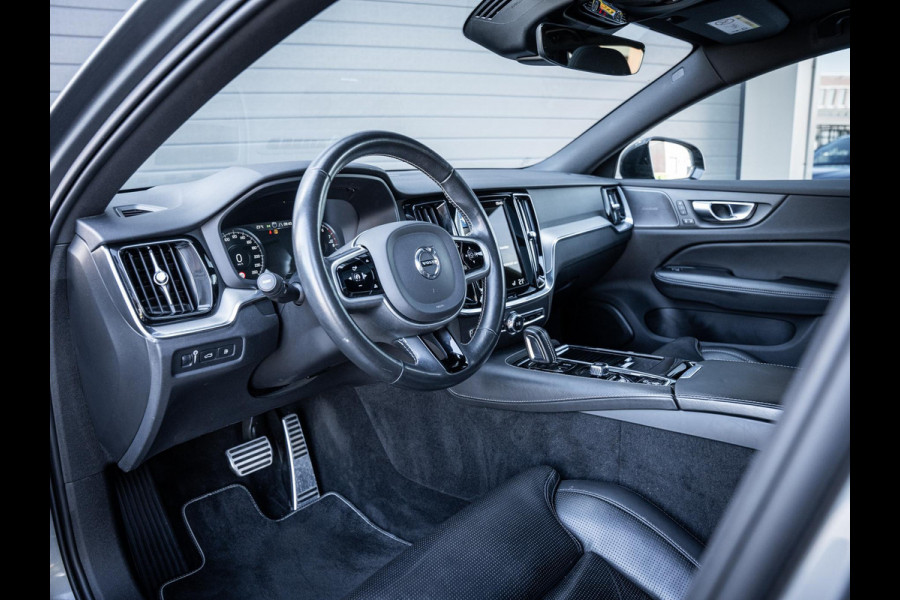 Volvo V60 2.0 T8 Recharge AWD Dark R-Design - Pano l HUD l Memory l Hkardon