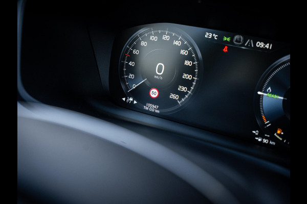 Volvo V60 2.0 T8 Recharge AWD Dark R-Design - Pano l HUD l Memory l Hkardon