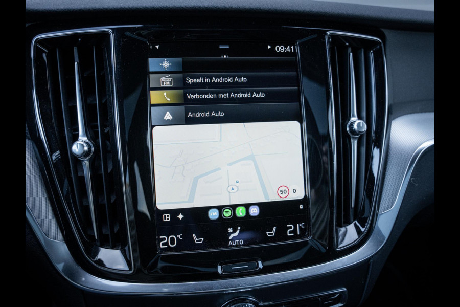 Volvo V60 2.0 T8 Recharge AWD Dark R-Design - Pano l HUD l Memory l Hkardon