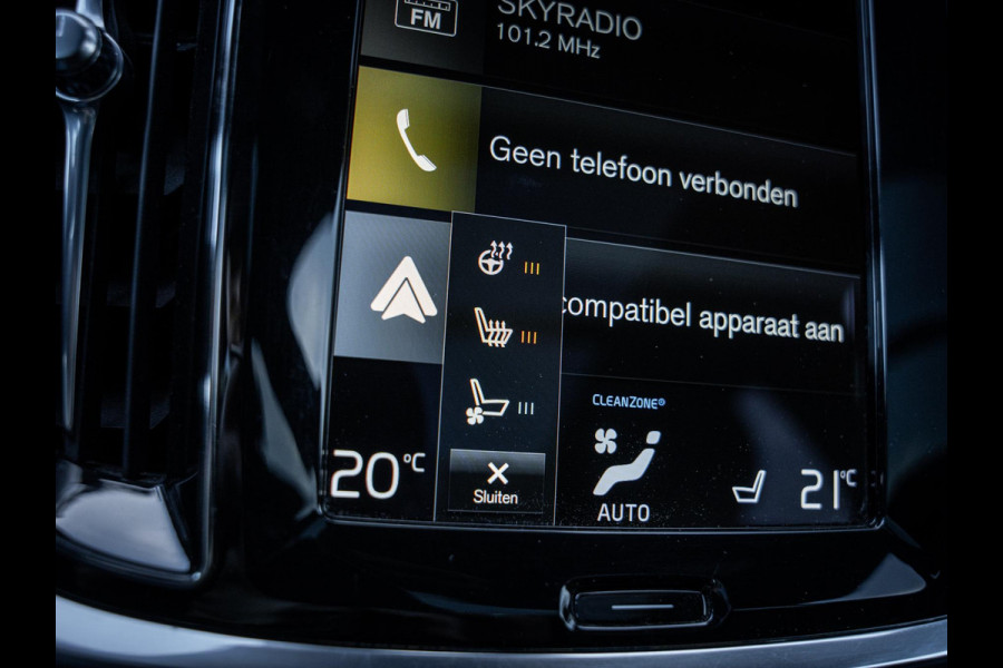 Volvo V60 2.0 T8 Recharge AWD Dark R-Design - Pano l HUD l Memory l Hkardon