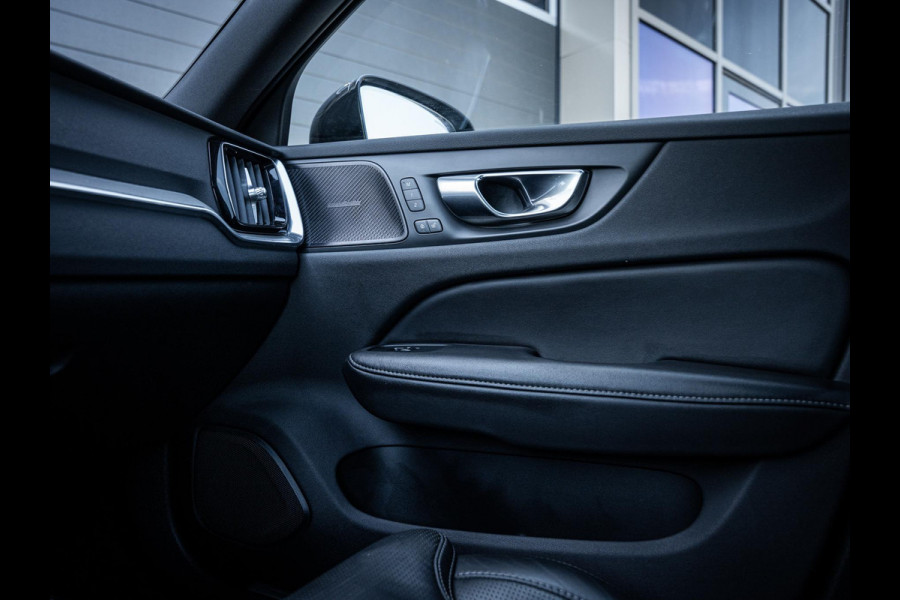 Volvo V60 2.0 T8 Recharge AWD Dark R-Design - Pano l HUD l Memory l Hkardon