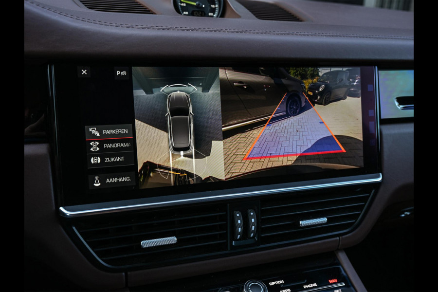 Porsche Cayenne 3.0 E-Hybrid NL-Auto | Panoramadak | Bose | 360 Camera | Soft Close | Sport Chrono | 14-Wegs Memory Seats | Ambiance Interieur | Luchtvering | Stoelverwarming |