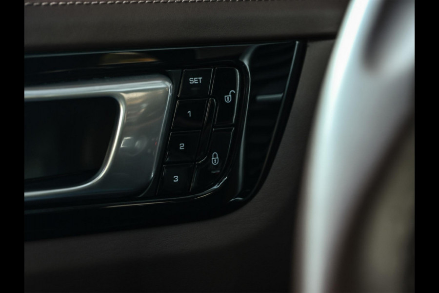 Porsche Cayenne 3.0 E-Hybrid NL-Auto | Panoramadak | Bose | 360 Camera | Soft Close | Sport Chrono | 14-Wegs Memory Seats | Ambiance Interieur | Luchtvering | Stoelverwarming |