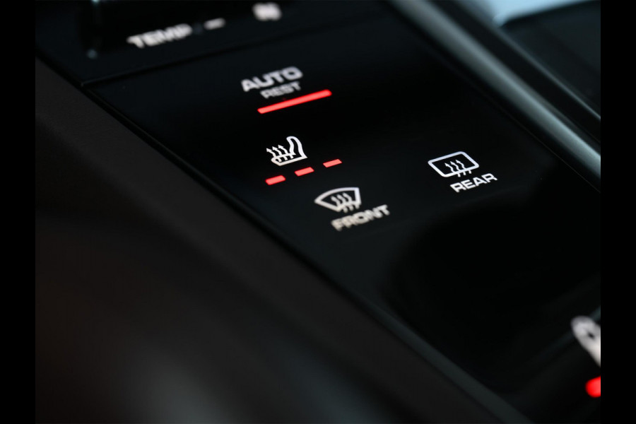 Porsche Cayenne 3.0 E-Hybrid NL-Auto | Panoramadak | Bose | 360 Camera | Soft Close | Sport Chrono | 14-Wegs Memory Seats | Ambiance Interieur | Luchtvering | Stoelverwarming |