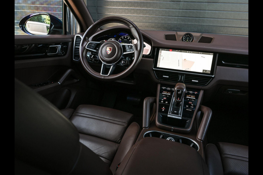 Porsche Cayenne 3.0 E-Hybrid NL-Auto | Panoramadak | Bose | 360 Camera | Soft Close | Sport Chrono | 14-Wegs Memory Seats | Ambiance Interieur | Luchtvering | Stoelverwarming |