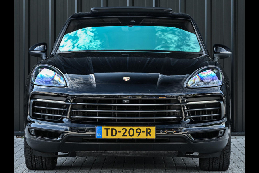 Porsche Cayenne 3.0 E-Hybrid NL-Auto | Panoramadak | Bose | 360 Camera | Soft Close | Sport Chrono | 14-Wegs Memory Seats | Ambiance Interieur | Luchtvering | Stoelverwarming |