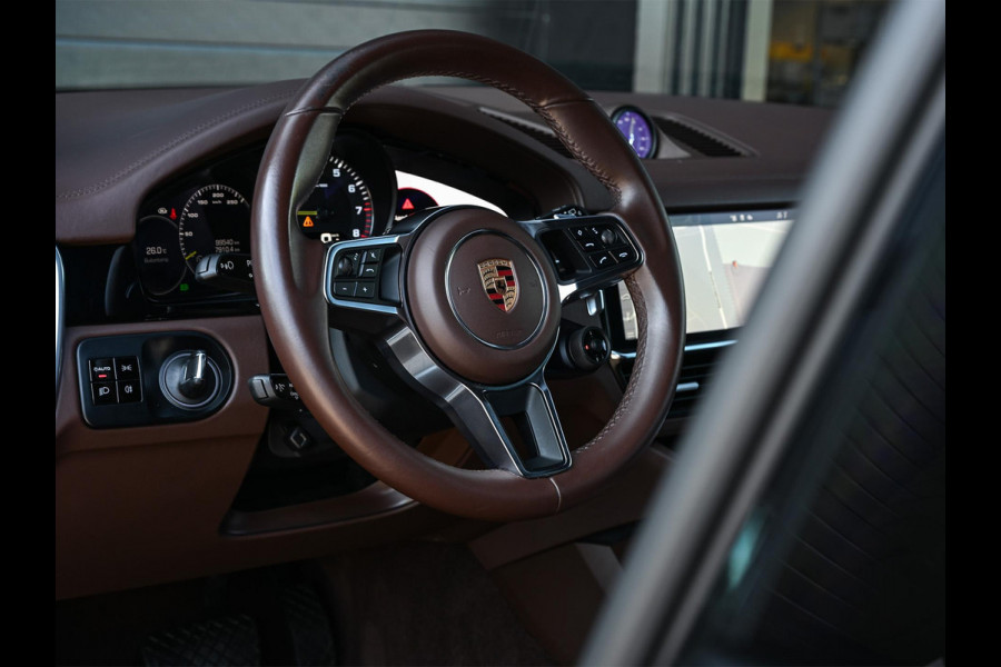 Porsche Cayenne 3.0 E-Hybrid NL-Auto | Panoramadak | Bose | 360 Camera | Soft Close | Sport Chrono | 14-Wegs Memory Seats | Ambiance Interieur | Luchtvering | Stoelverwarming |