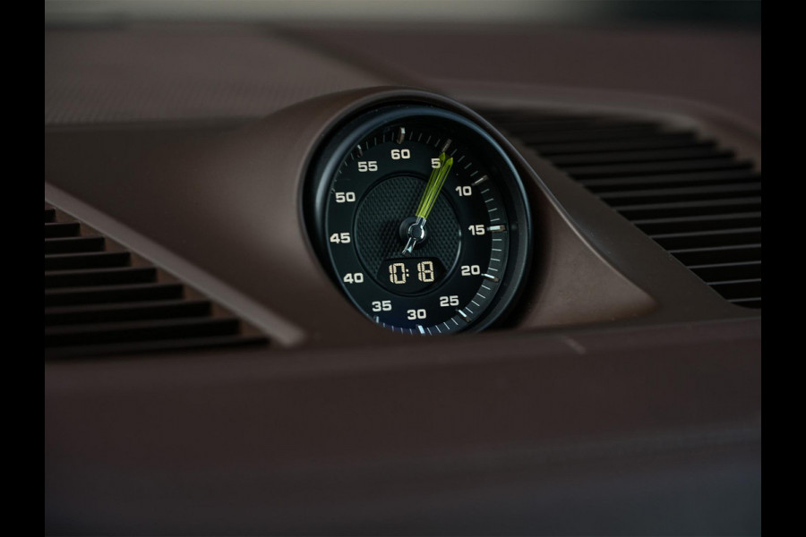 Porsche Cayenne 3.0 E-Hybrid NL-Auto | Panoramadak | Bose | 360 Camera | Soft Close | Sport Chrono | 14-Wegs Memory Seats | Ambiance Interieur | Luchtvering | Stoelverwarming |