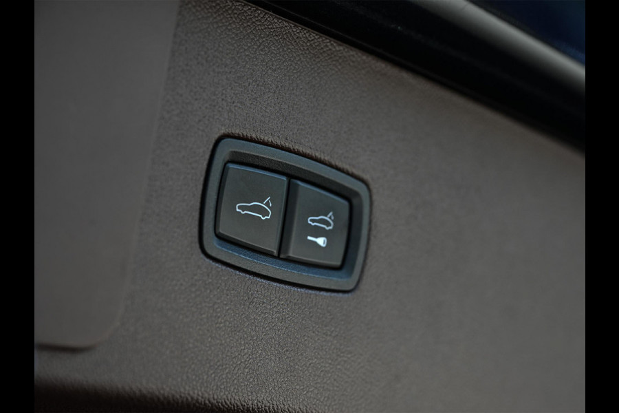 Porsche Cayenne 3.0 E-Hybrid NL-Auto | Panoramadak | Bose | 360 Camera | Soft Close | Sport Chrono | 14-Wegs Memory Seats | Ambiance Interieur | Luchtvering | Stoelverwarming |