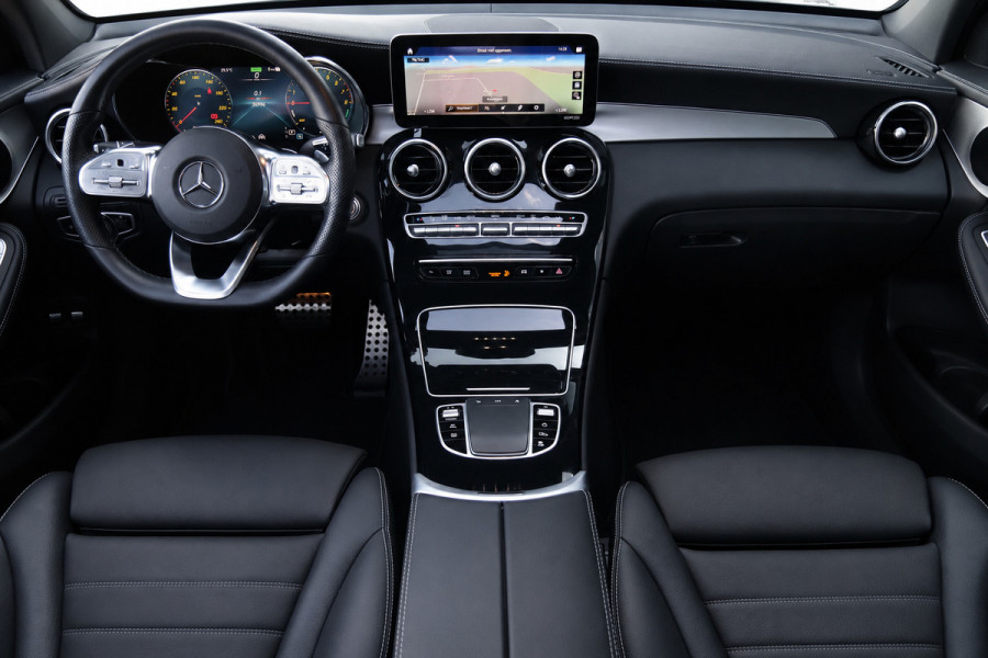 Mercedes-Benz GLC Coupé 300e 4MATIC AMG / PANO / ACC / 360 / KEYLESS / 94% Batterijcond.
