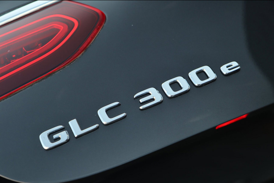 Mercedes-Benz GLC Coupé 300e 4MATIC AMG / PANO / ACC / 360 / KEYLESS / 94% Batterijcond.