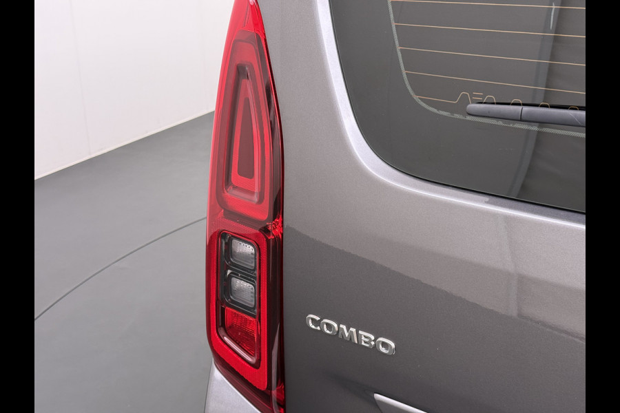 Opel Combo 1.5D 102PK L1H1 Koelkast+Inbouwladen Airco Navi Stoelverwarming Apple Carplay Android Auto Cruise Control DAB Bluetooth Pdc Euro 6 Achterklep Schuifdeur Wandbetimmering Betonplex Vloer 1e Eigenaar Dealeronderhouden Origineel Nederlandse Auto