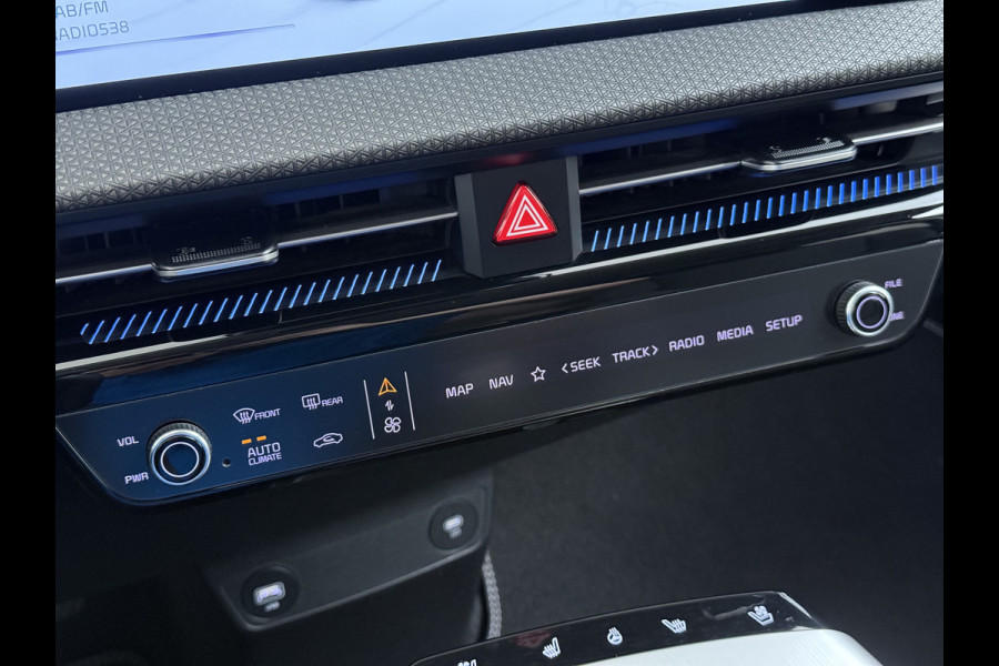 Kia Ev6 Plus 77.4kWh SOH 100% Trekhaak Adap.Cruise Warmtepomp Leder+Ventilatie+Verwarming Meridian®-Surround Verwarmd Stuur+Achterbank N Stoel-Memory Elek.Achterklep Privacy Glas USB Bluetooth DAB ESP Lane Assist 1.600KG Trekgewicht Dealeronderhouden