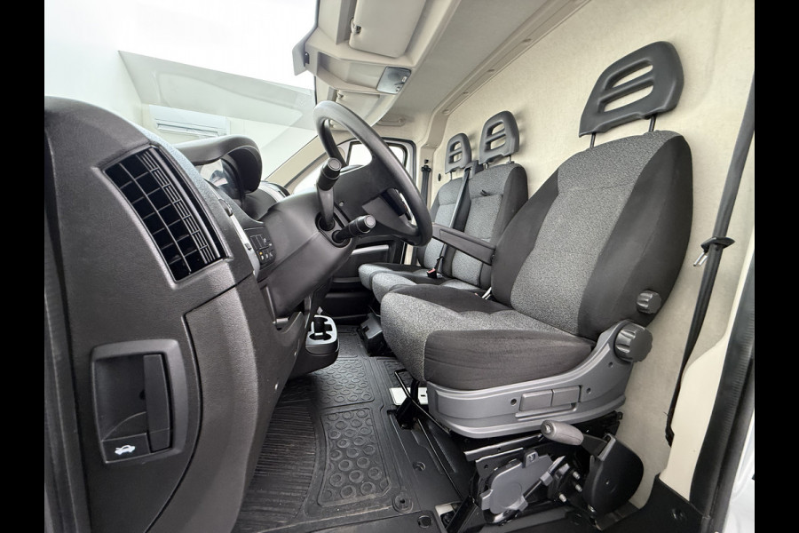 Fiat Ducato Maxi 35H 2.3D 141PK Automaat L2H1 3-Persoons Trekhaak Navi Camera Cruise Control Ecc Bluetooth Euro 6 Betonplexvloer Wandbetimmering Schuifdeur 3.000KG Trekgewicht