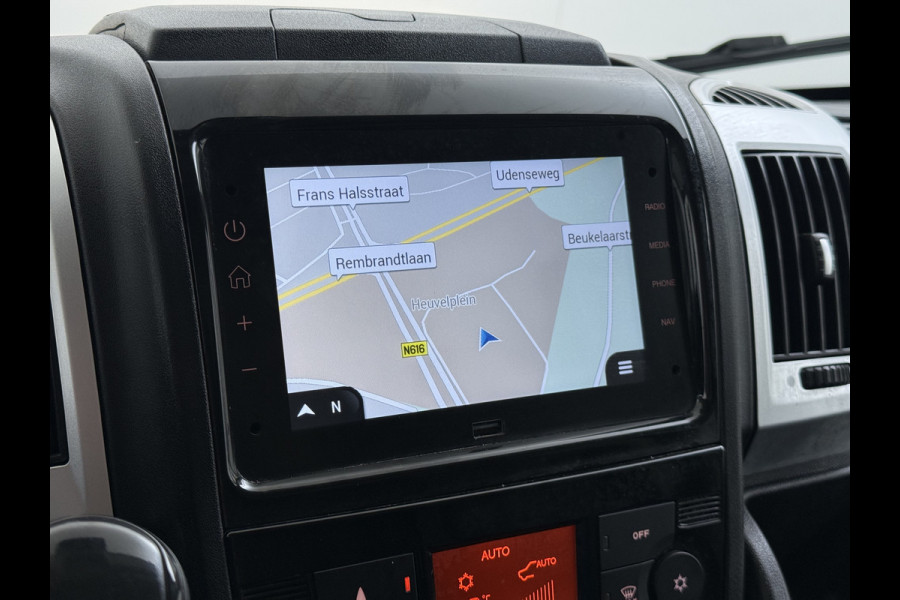 Fiat Ducato Maxi 35H 2.3D 141PK Automaat L2H1 3-Persoons Trekhaak Navi Camera Cruise Control Ecc Bluetooth Euro 6 Betonplexvloer Wandbetimmering Schuifdeur 3.000KG Trekgewicht