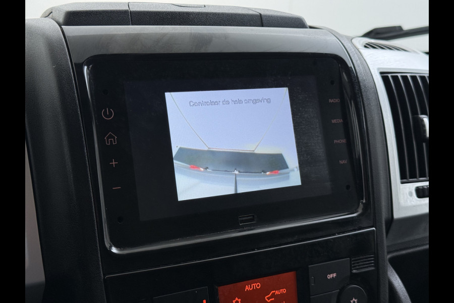 Fiat Ducato Maxi 35H 2.3D 141PK Automaat L2H1 3-Persoons Trekhaak Navi Camera Cruise Control Ecc Bluetooth Euro 6 Betonplexvloer Wandbetimmering Schuifdeur 3.000KG Trekgewicht
