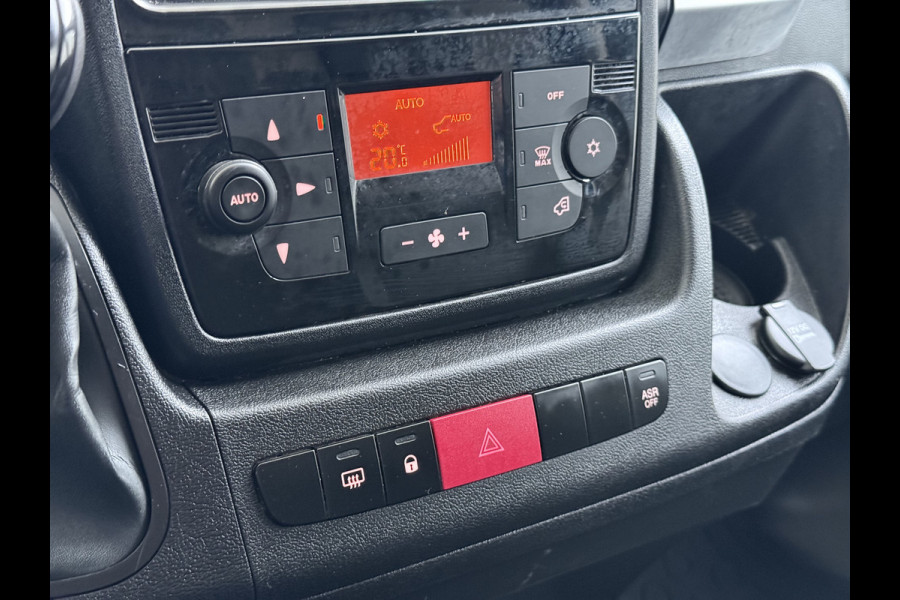 Fiat Ducato Maxi 35H 2.3D 141PK Automaat L2H1 3-Persoons Trekhaak Navi Camera Cruise Control Ecc Bluetooth Euro 6 Betonplexvloer Wandbetimmering Schuifdeur 3.000KG Trekgewicht