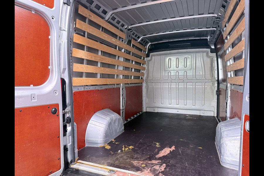 Fiat Ducato Maxi 35H 2.3D 141PK Automaat L2H1 3-Persoons Trekhaak Navi Camera Cruise Control Ecc Bluetooth Euro 6 Betonplexvloer Wandbetimmering Schuifdeur 3.000KG Trekgewicht