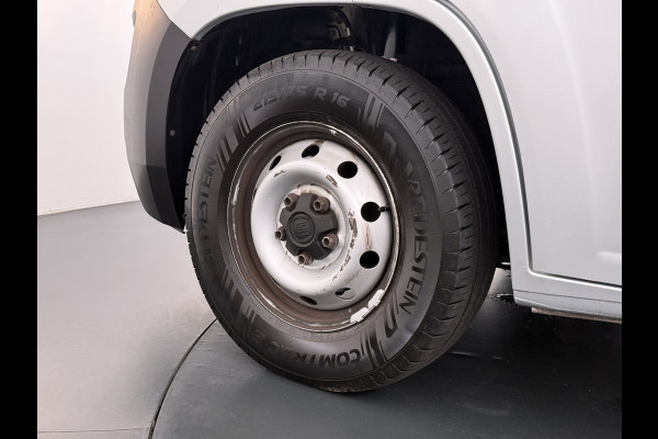 Fiat Ducato Maxi 35H 2.3D 141PK Automaat L2H1 3-Persoons Trekhaak Navi Camera Cruise Control Ecc Bluetooth Euro 6 Betonplexvloer Wandbetimmering Schuifdeur 3.000KG Trekgewicht