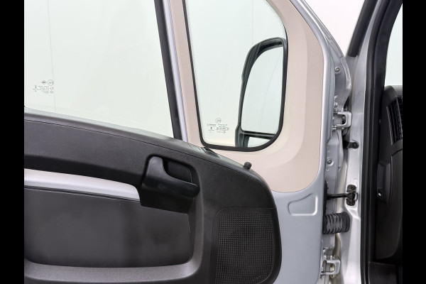 Fiat Ducato Maxi 35H 2.3D 141PK Automaat L2H1 3-Persoons Trekhaak Navi Camera Cruise Control Ecc Bluetooth Euro 6 Betonplexvloer Wandbetimmering Schuifdeur 3.000KG Trekgewicht