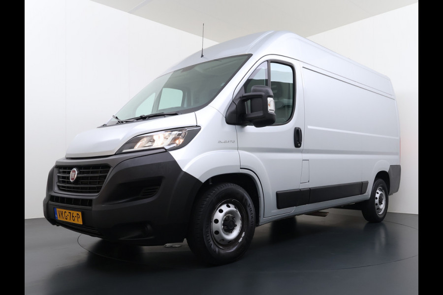 Fiat Ducato Maxi 35H 2.3D 141PK Automaat L2H1 3-Persoons Trekhaak Navi Camera Cruise Control Ecc Bluetooth Euro 6 Betonplexvloer Wandbetimmering Schuifdeur 3.000KG Trekgewicht