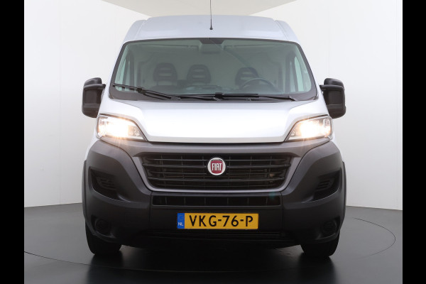 Fiat Ducato Maxi 35H 2.3D 141PK Automaat L2H1 3-Persoons Trekhaak Navi Camera Cruise Control Ecc Bluetooth Euro 6 Betonplexvloer Wandbetimmering Schuifdeur 3.000KG Trekgewicht
