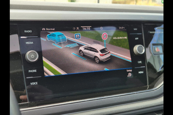 Volkswagen Taigo 1.5 TSI R-Line Panoramadak! IQ Light! Beats! IQ Drive! Camera! Stoelverwarming! Lane Assist!