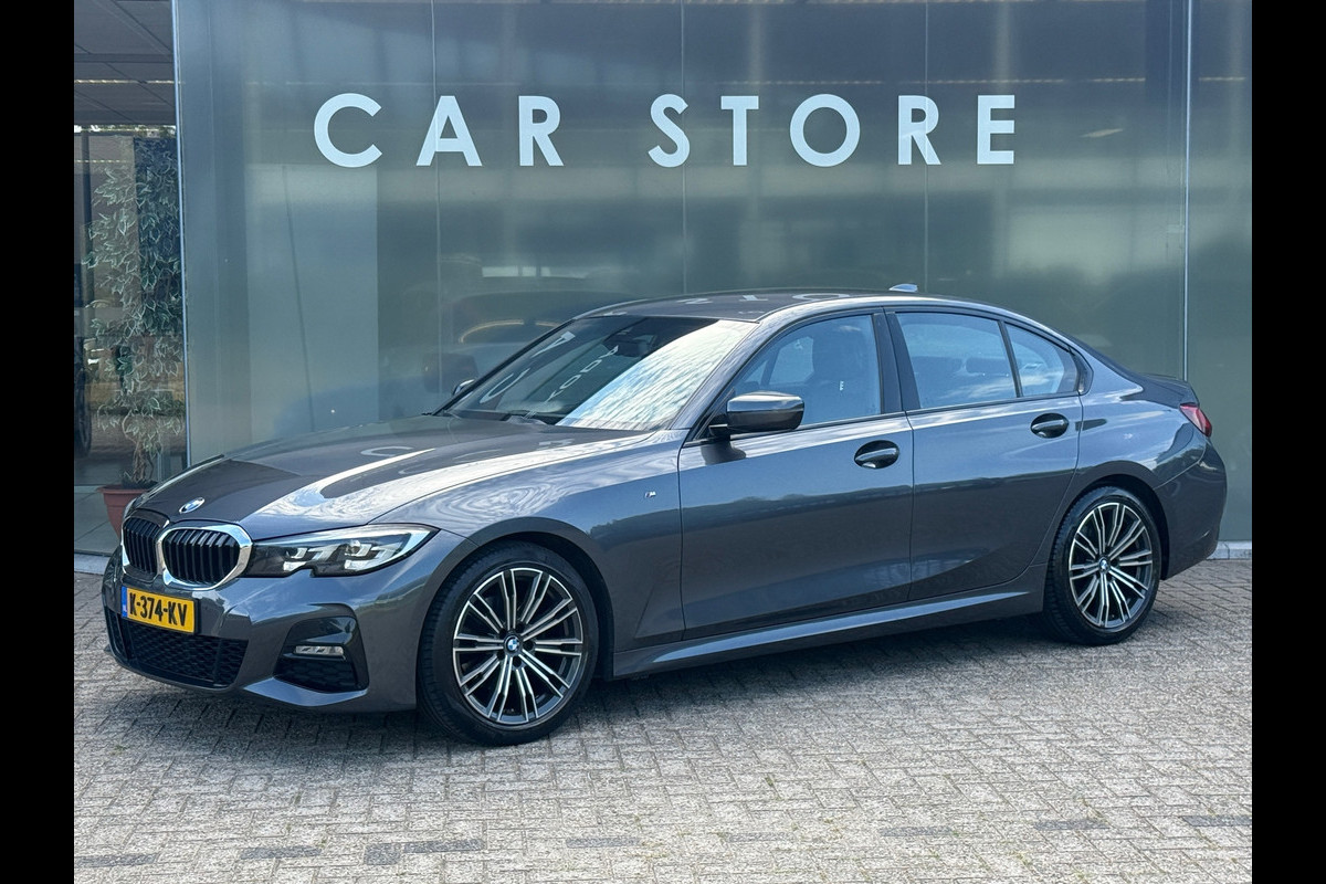 BMW 3-serie 320i High Executive M-Sport Dealer onderhouden