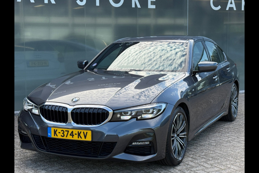 BMW 3-serie 320i High Executive M-Sport Dealer onderhouden