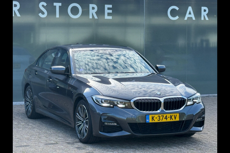 BMW 3-serie 320i High Executive M-Sport Dealer onderhouden