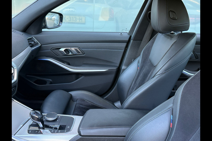BMW 3-serie 320i High Executive M-Sport Dealer onderhouden