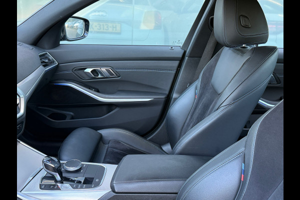 BMW 3-serie 320i High Executive M-Sport Dealer onderhouden