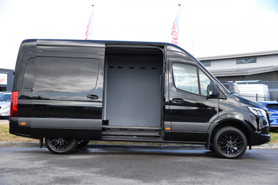 Mercedes-Benz Sprinter 319 1.9 CDI L2H2 Pro Black Edition FACELIFT! Adaptieve Cruise, luchtvering, Camera, LED, 10,5'' Mbux, Standkachel, Stoelverwarming, Sensoren, Uniek!