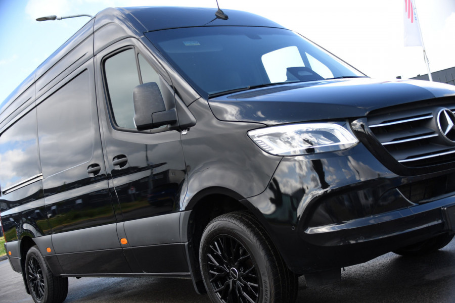 Mercedes-Benz Sprinter 319 1.9 CDI L2H2 Pro Black Edition FACELIFT! Adaptieve Cruise, luchtvering, Camera, LED, 10,5'' Mbux, Standkachel, Stoelverwarming, Sensoren, Uniek!