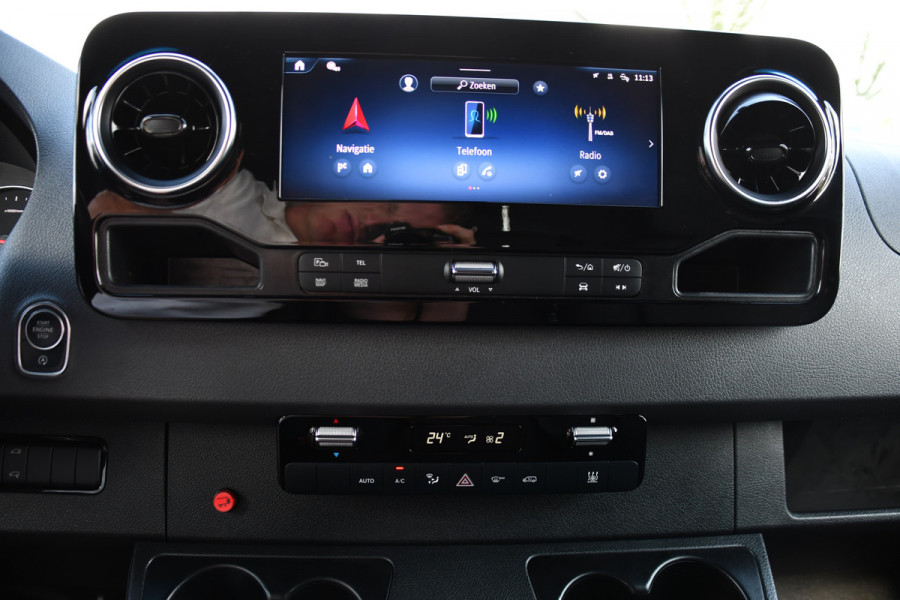 Mercedes-Benz Sprinter 319 1.9 CDI L2H2 Pro Black Edition FACELIFT! Adaptieve Cruise, luchtvering, Camera, LED, 10,5'' Mbux, Standkachel, Stoelverwarming, Sensoren, Uniek!