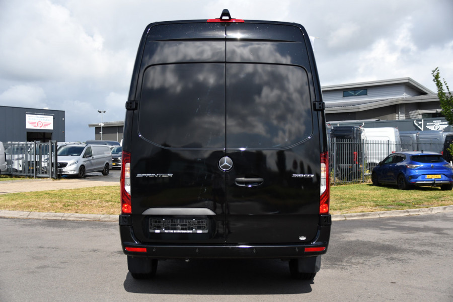 Mercedes-Benz Sprinter 319 1.9 CDI L2H2 Pro Black Edition FACELIFT! Adaptieve Cruise, luchtvering, Camera, LED, 10,5'' Mbux, Standkachel, Stoelverwarming, Sensoren, Uniek!
