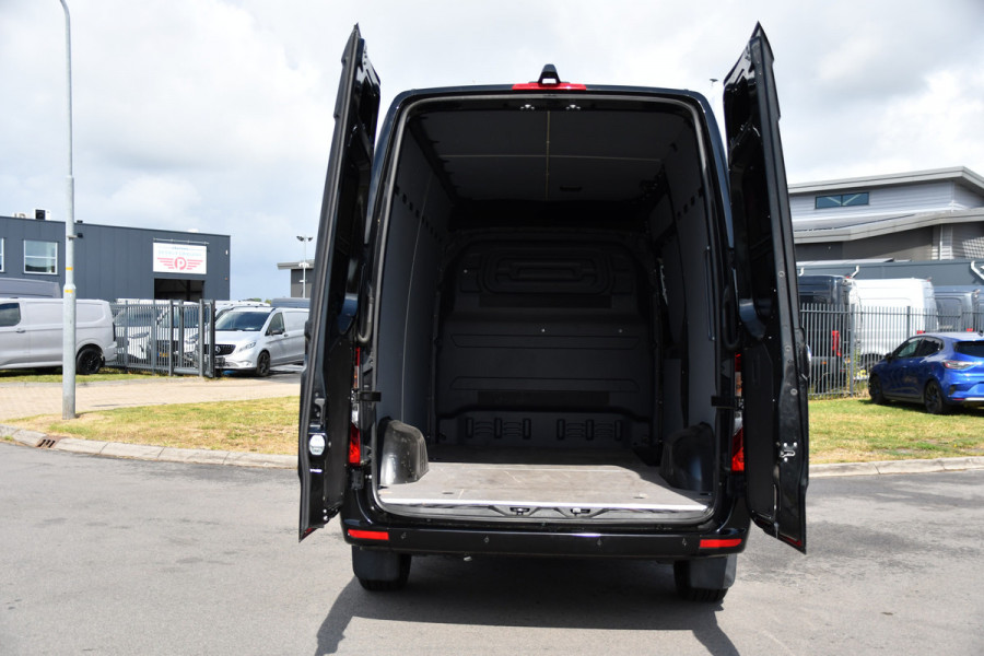 Mercedes-Benz Sprinter 319 1.9 CDI L2H2 Pro Black Edition FACELIFT! Adaptieve Cruise, luchtvering, Camera, LED, 10,5'' Mbux, Standkachel, Stoelverwarming, Sensoren, Uniek!