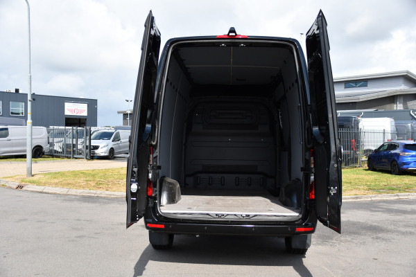 Mercedes-Benz Sprinter 319 1.9 CDI L2H2 Pro Black Edition FACELIFT! Adaptieve Cruise, luchtvering, Camera, LED, 10,5'' Mbux, Standkachel, Stoelverwarming, Sensoren, Uniek!